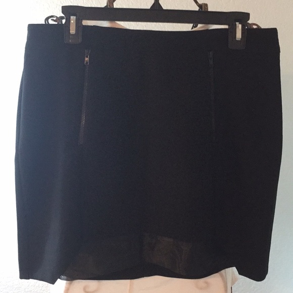 h&m black skirt, unique details, excellent look - Picture 4 of 8
